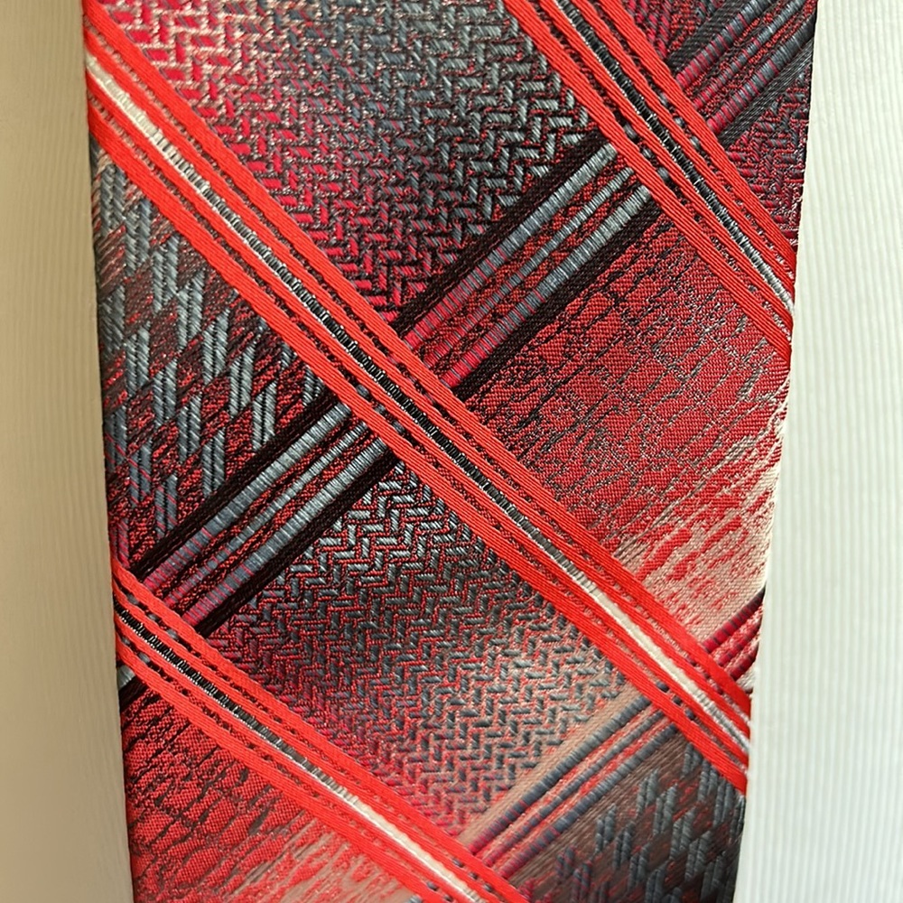 Tie - Picture 2 of 3
